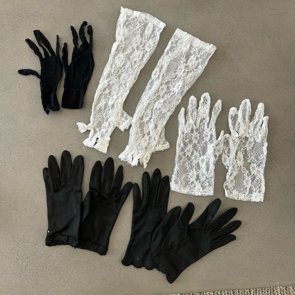 Assorted gloves size small